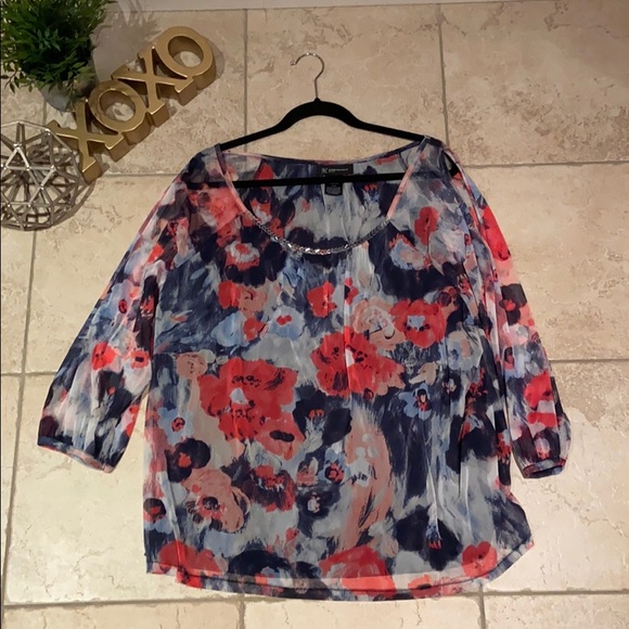Women’s Floral Blouse - Picture 1 of 6